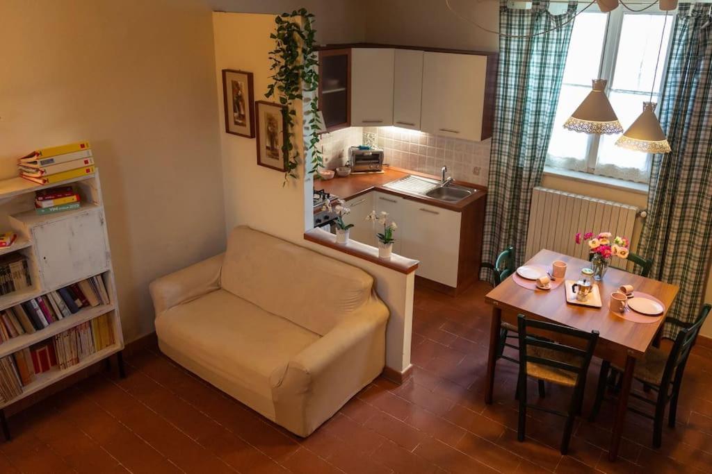 Casa La Lilla Lägenhet Cascina Exteriör bild